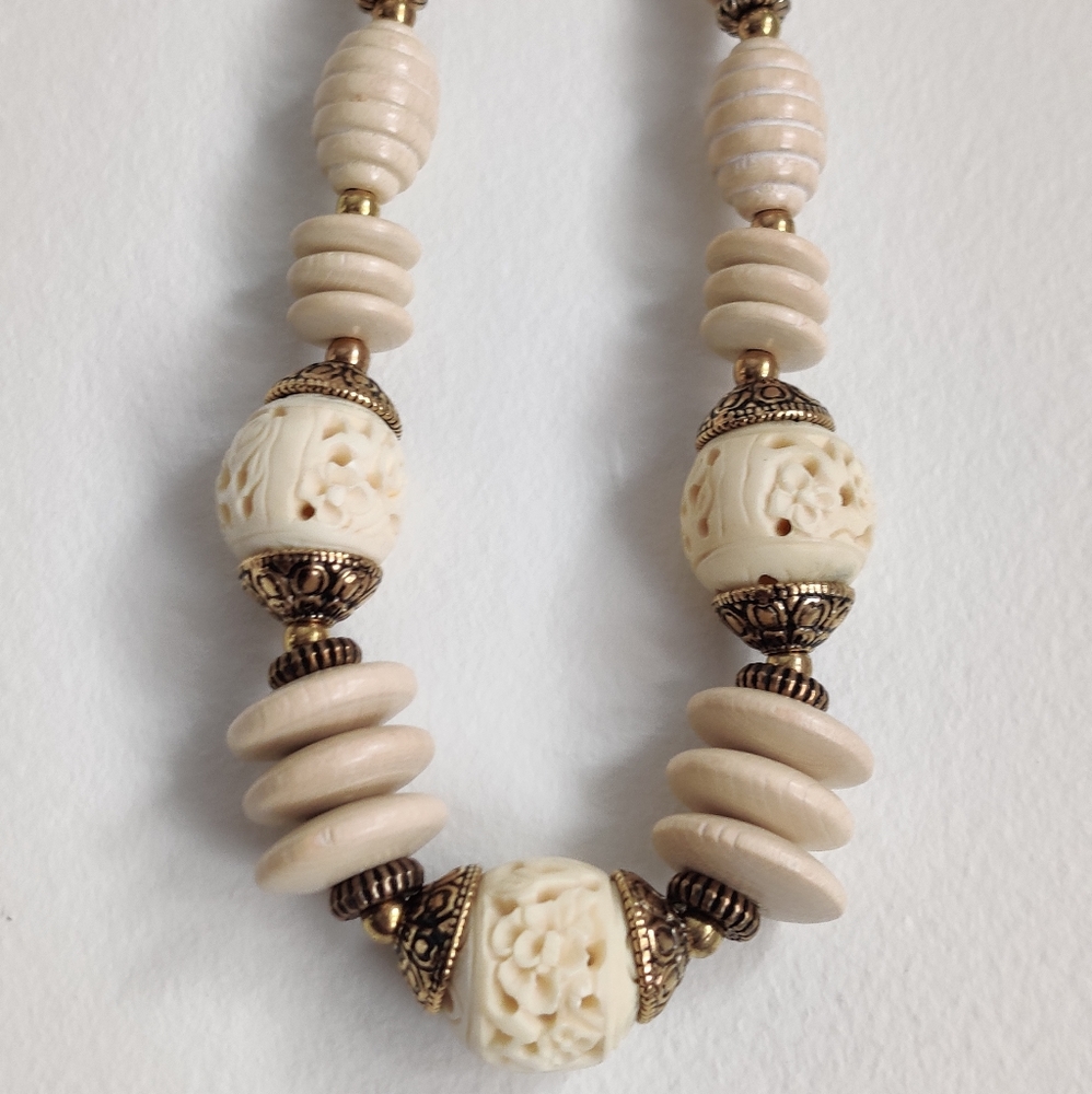 Vintage ART Deco Style Carved Bone & Wood Necklace NWT